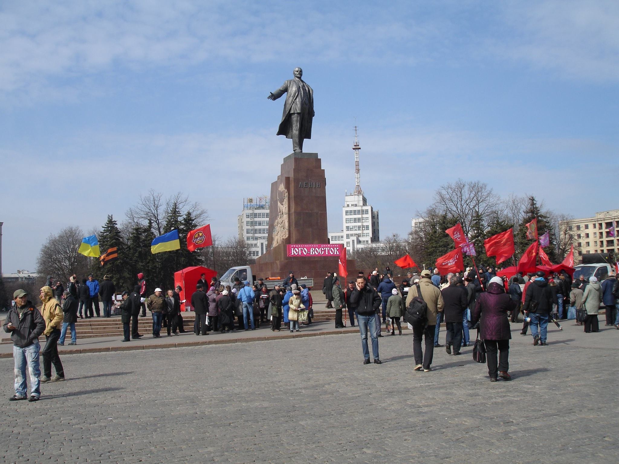 Lenin statuen på hovedpladsen i Kharkiv blev revet ned sidste år.  Foto: Ota Tiefenböck