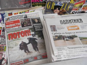 Dagens serbiske aviser handler mere eller mindre ikke om andet end oversvømmelser.  Foto: Brian Esbensen