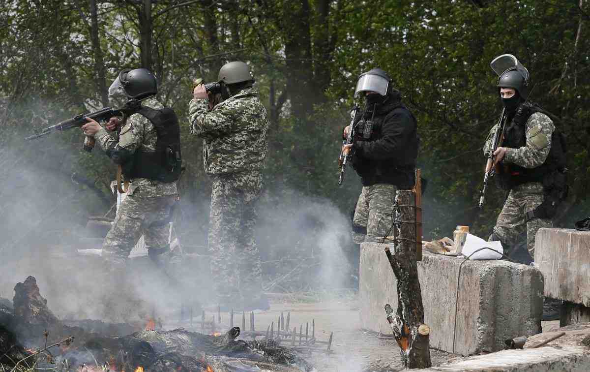 De ukrainske soldater er  under angreb flere steder i Østukraine Foto: Det ukrainske forsvarsministerium