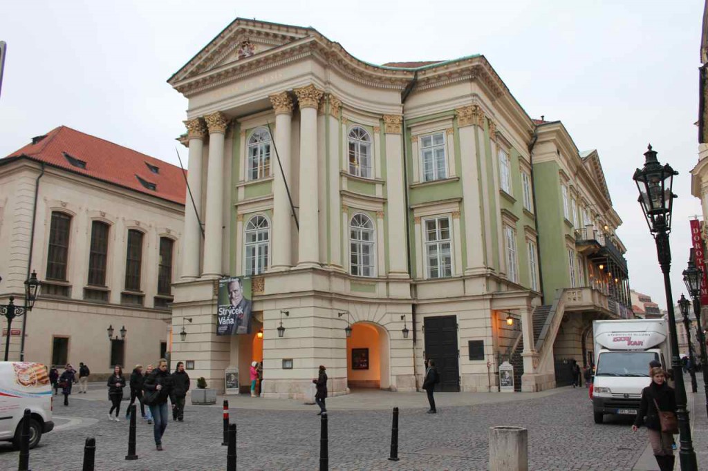 Stavovske divadlo, hvor Mozarts opera Don Giovanni havde premiere i 1787  opfører ny Tryllefløjten i en ny udgave Foto: Ota Tiefenböck