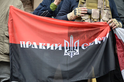 Højre Sektors flag, Maidan 2014  Foto: Mstyslav Chernov