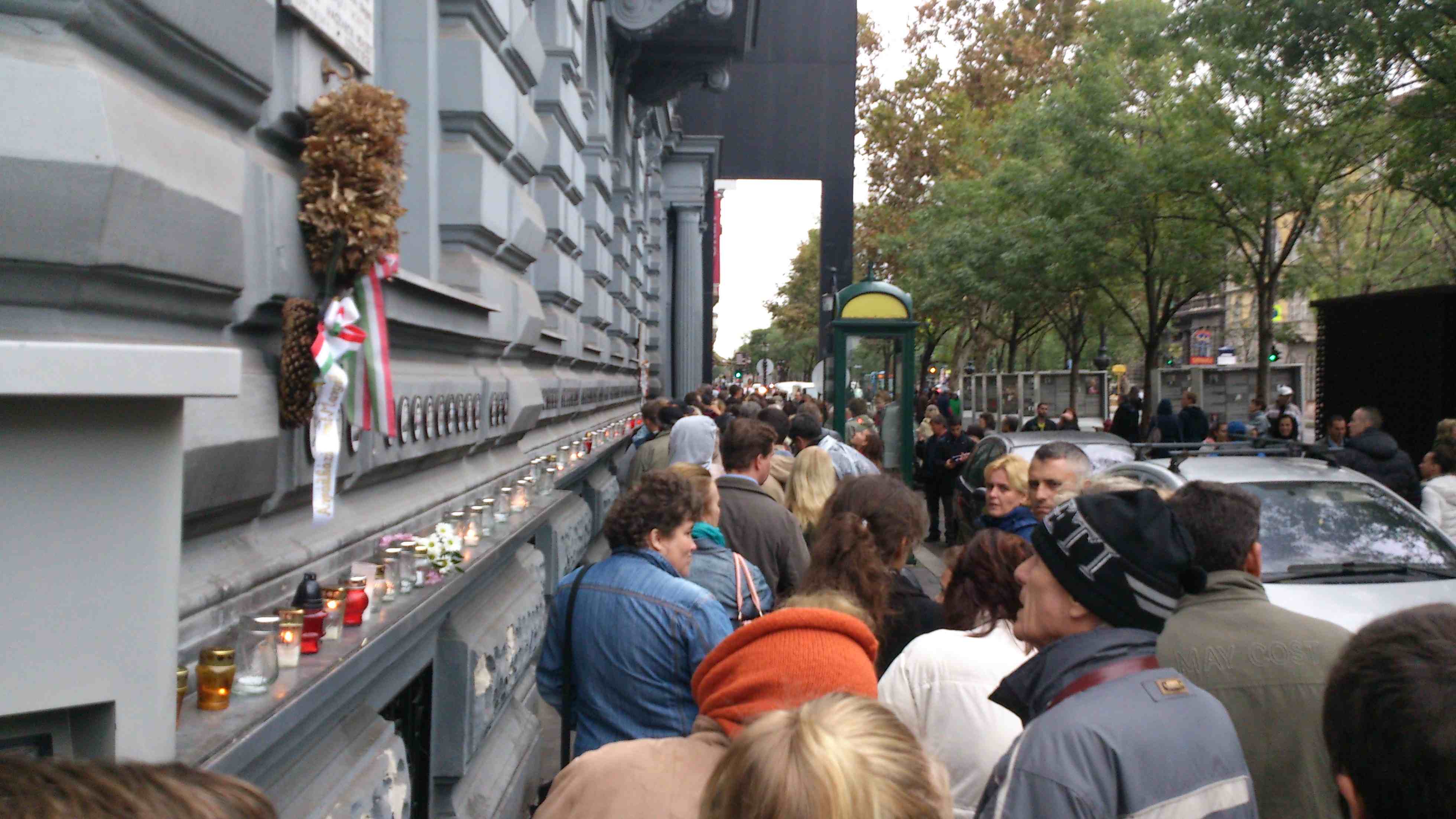 En mindehøjtidelighed på Andrássy Boulevard i Budapest i dag  Foto: Ota Tiefenböck