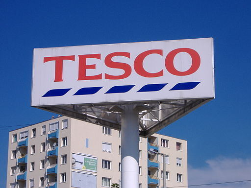 Supermarked Tesco vil blive en af de butikker som vil blive ramt af den nye lov  Foto: Burrows