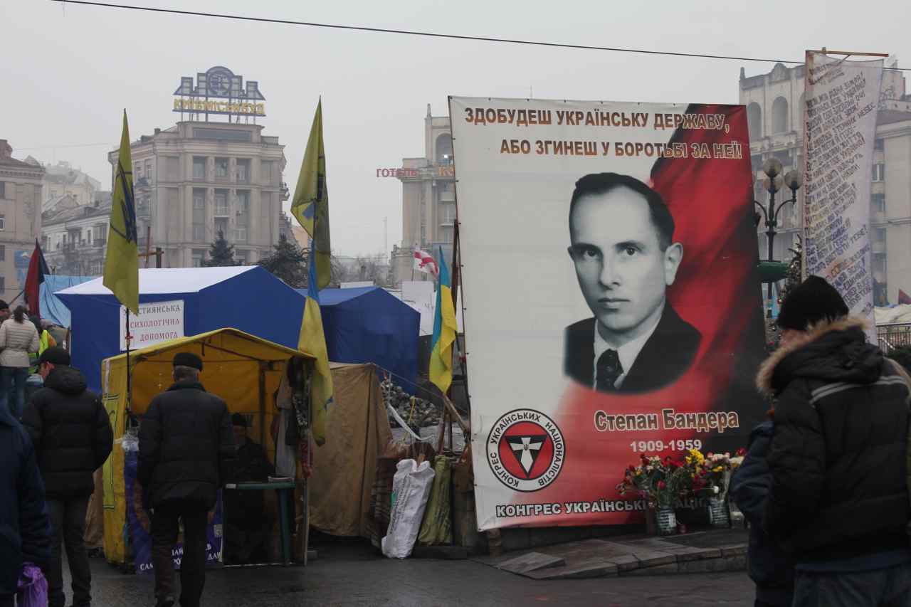Stepan Bandera. Helt eller morder? Uafhængighedspladsen i Kijev i marts 2014 Foto: Ota Tiefenböck