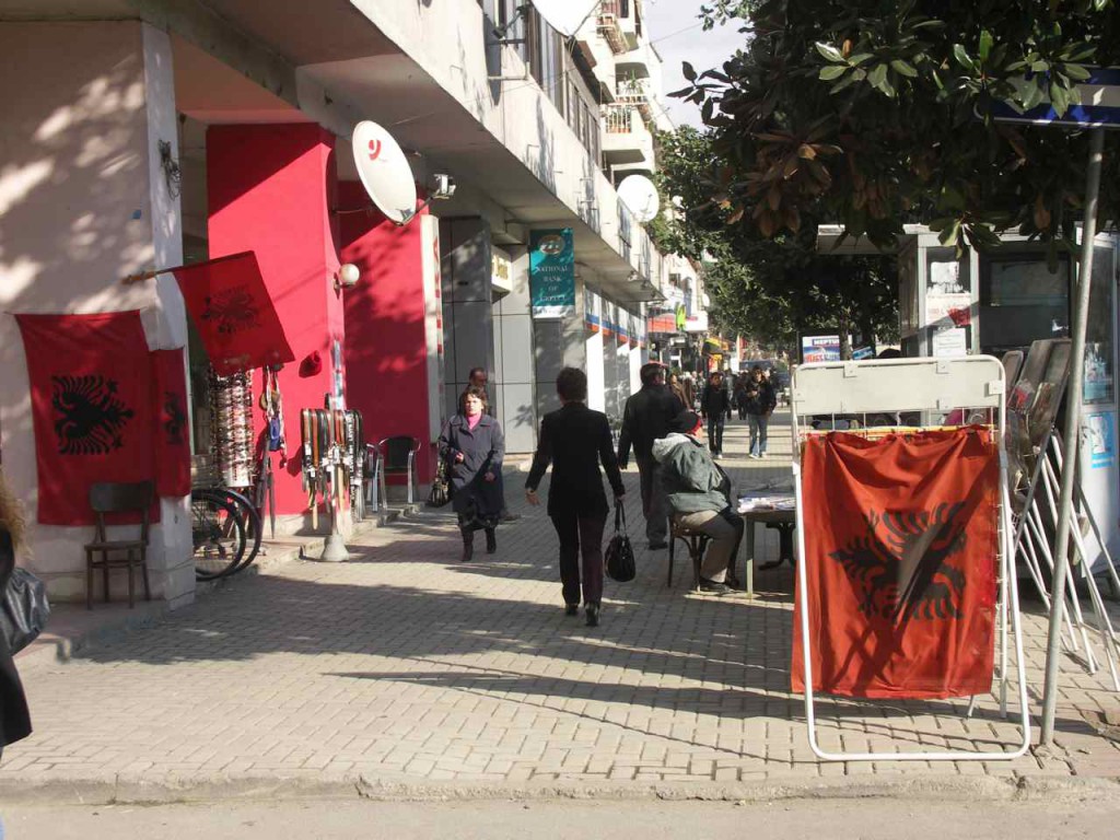 Et gadebillede fra Tirana  Foto: Ota Tiefenböck