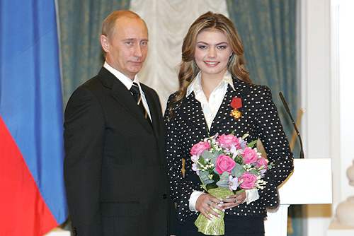 Putin sammen med Kabajeva i 2005  Foto: Kremlin