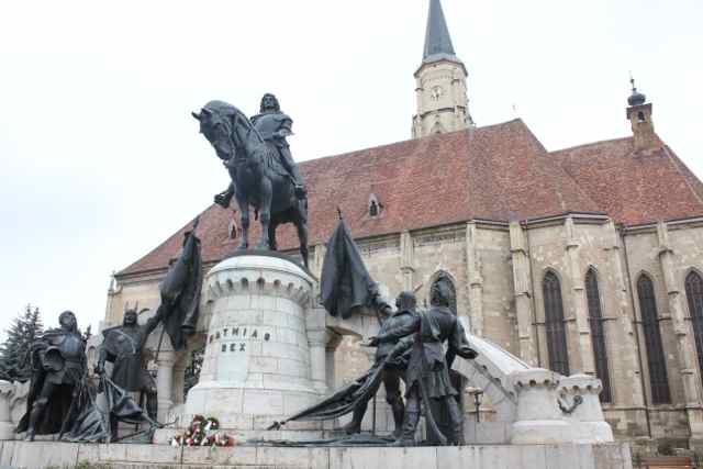 En ridestatue af den ungarske konge i den rumænske by Cluj Napoca, som har en stor ungarsk population  Foto: Ota Tiefenböck