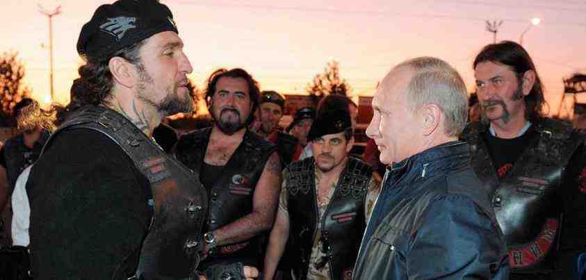 Night Wolves leder Alexander Zaldostanov, den makedonske leder Lenin Jovanovski samt den russiske præsident Vladimir Putn  Foto: Notjnje Volki