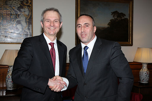 Ramush_Haradinaj (th) med den engelske minister for Europa David Lidington i 2013 i London  Foto: Foreign and Commonwealth Office