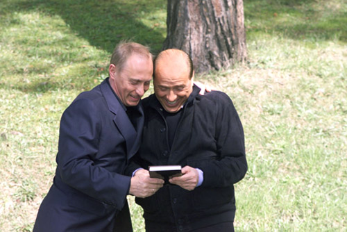 Berlusconi sammen med Putin i Sotji  Foto:Kremlin