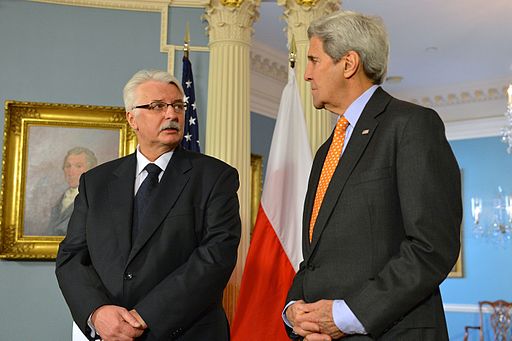 Den polske udenrigsminister Witold Waszczykowski her med John Kerry under et besøg i USAFoto- Ophavsmand U.S. Department of State
