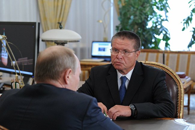 Økonomiudviklingsminister Aleksesj Uljukajev til møde med Putin. Foto: Ktremls pressetjeneste