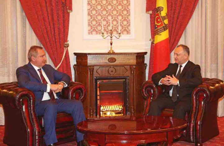 Dmitrij Rogozin og Igor Dodon mødtes lørdag i Chisinau Foto: President press office Moldova
