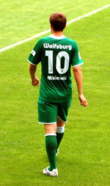 Misimovic i kamp for Wolfsburg. Foto: TheMari345